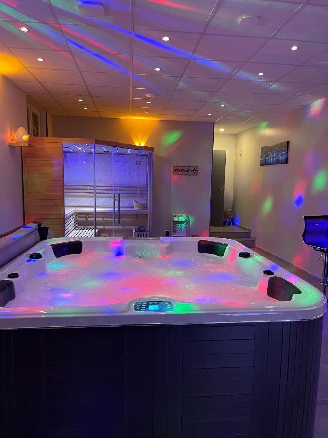 Loft Privatif Avec Jacuzzi Et Sauna Saint-Dizier Esterno foto